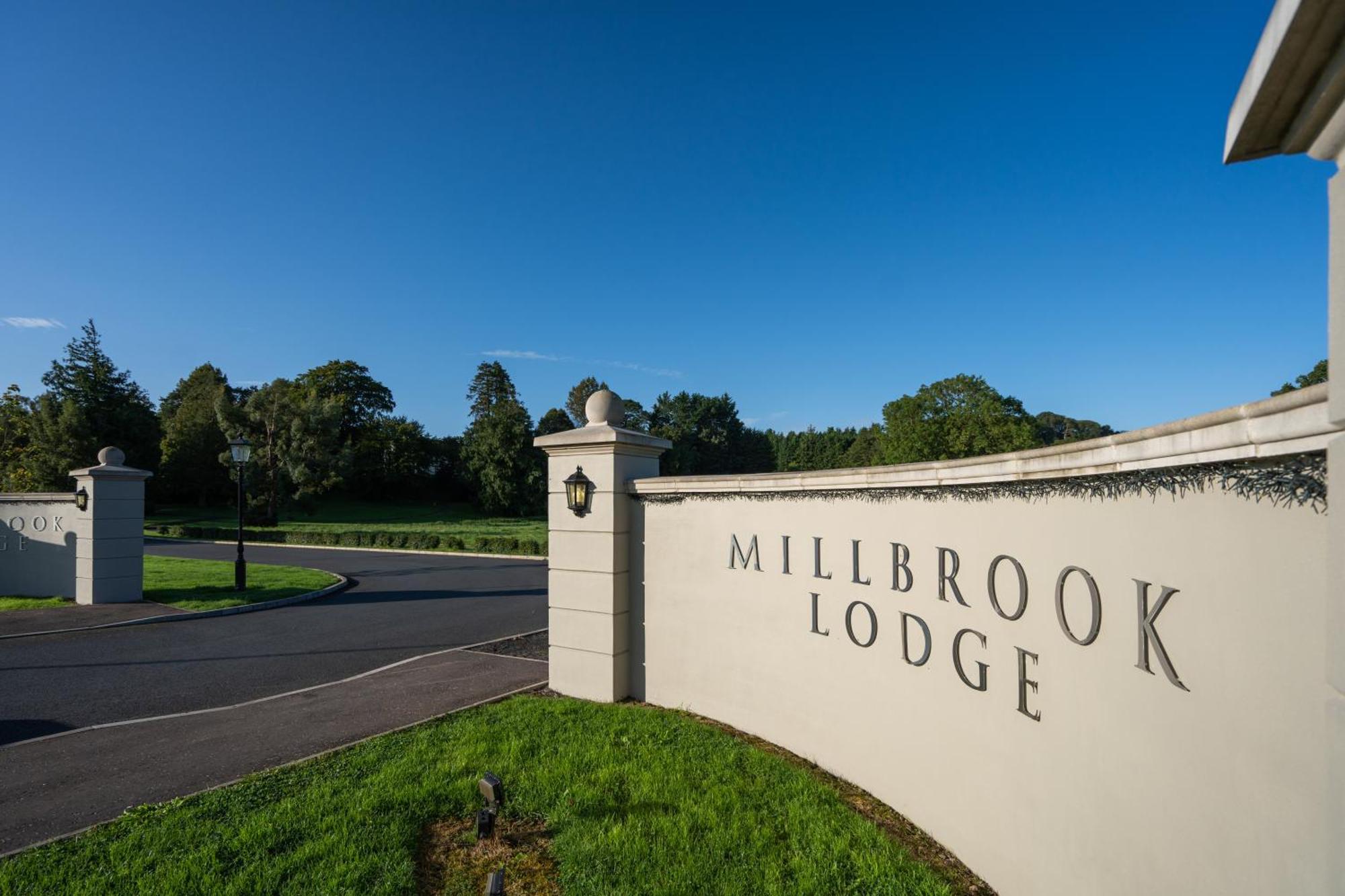 Millbrook Lodge Ballynahinch ภายนอก รูปภาพ